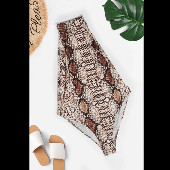 Snakeskin Halterneck Bodysuit 💕 - Picture 2 of 3